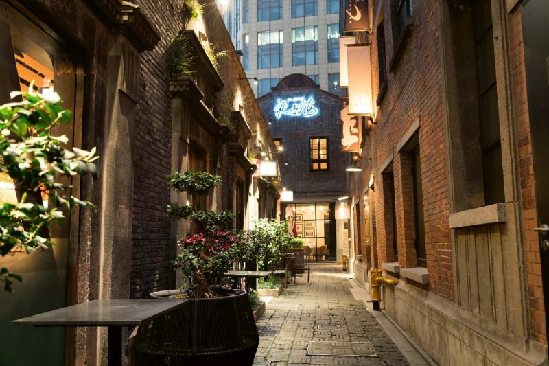 Fototapeta na Flizelinie MS-5-0712 Wąska ulica w Szanghaju 375 x 250 cm