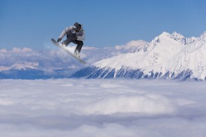 Fototapeta na flizelinie MS-5-1570 Latający snowboardzista 375 x 250 cm