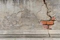Fototapeta na flizelinie MS-5-2678 Fragment rozpadającej się ściany 375 x 250 cm