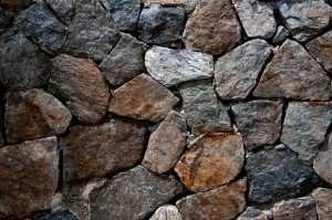 Fototapeta na flizelinie MS-5-2697 Ciemna ściana kamienna 375 x 250 cm