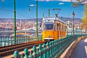 Fototapeta na flizelinie MS-5-2880 Zabytkowy żółty tramwaj 375 x 250 cm