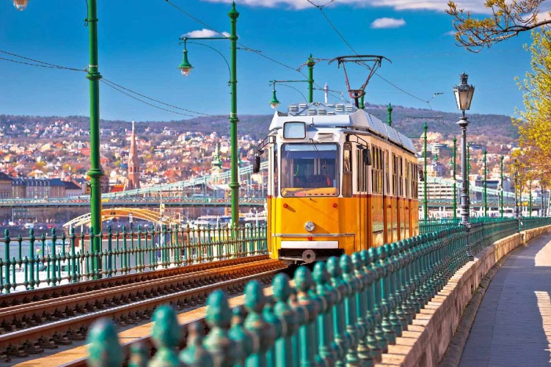Fototapeta na flizelinie MS-5-2880 Zabytkowy żółty tramwaj 375 x 250 cm